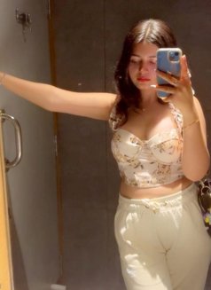 Diya - escort in Hyderabad Photo 2 of 6