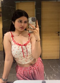 Diya - escort in Hyderabad Photo 4 of 6