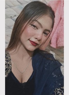 Diya - puta in Kolkata Photo 2 of 7