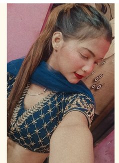 Diya - puta in Kolkata Photo 6 of 7