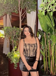 Diya - escort in Mumbai Photo 4 of 5