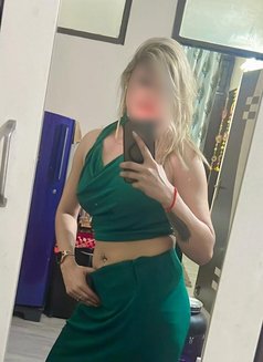 Diya - escort in New Delhi Photo 2 of 3