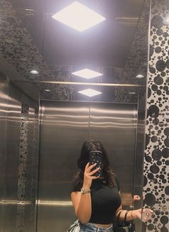 Diya - escort in New Delhi Photo 3 of 3