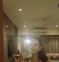 Diya - puta in Noida