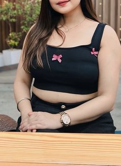 Diya - puta in Varanasi Photo 7 of 11