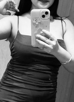 Diya - puta in Varanasi Photo 10 of 11