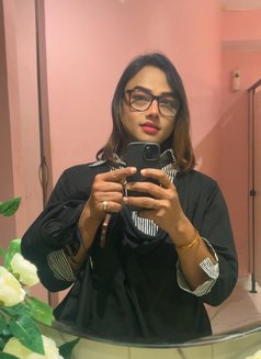 Diya - Transsexual escort in Lucknow Photo 9 of 10