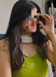 Diya Menon - puta in Chennai Photo 1 of 5