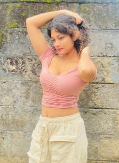 Diya Rao - puta in Kochi Photo 2 of 3