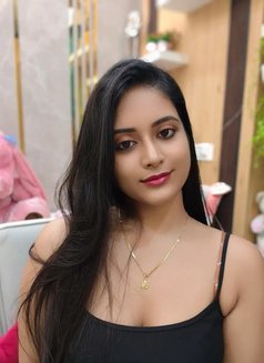 Diya Rao - escort in New Delhi Photo 2 of 6