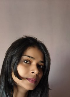 Diya Real Meet √Cam Session - escort in Mumbai Photo 4 of 5