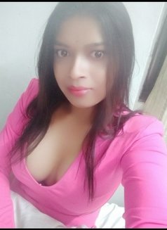 Diya Roy - Transsexual escort in Kolkata Photo 18 of 21