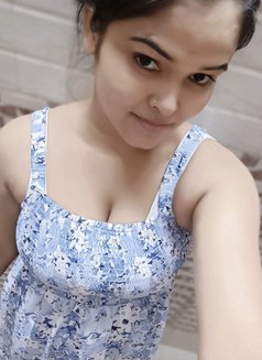 Diya Sharma Cam Show real meet Available - puta in Mumbai Photo 1 of 3