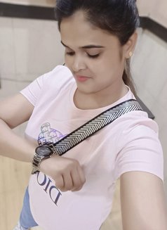 Diya Sharma Cam Show real meet Available - puta in Mumbai Photo 3 of 3
