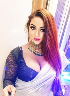 Diya Singh - Transsexual escort in New Delhi Photo 2 of 24