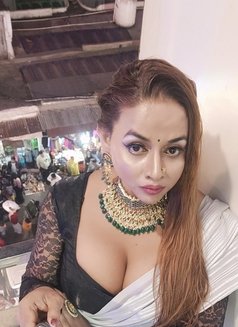 Diya Singh - Transsexual escort in New Delhi Photo 3 of 24