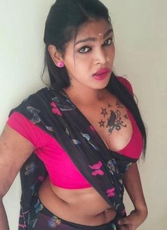 Diya Sri - Transsexual escort in Chennai Photo 1 of 2