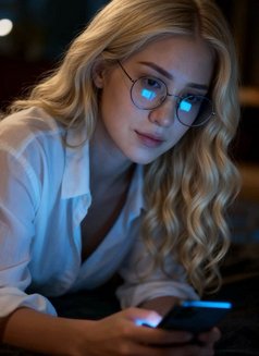 Diya - escort in Riyadh Photo 2 of 8