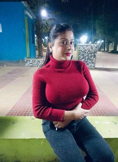 Diyasha - Transsexual escort in Bangalore Photo 1 of 14