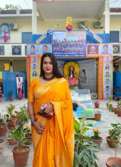 Diyasha - Transsexual escort in Bangalore Photo 3 of 14