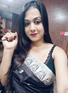 Diyasha - Transsexual escort in Bangalore Photo 8 of 14