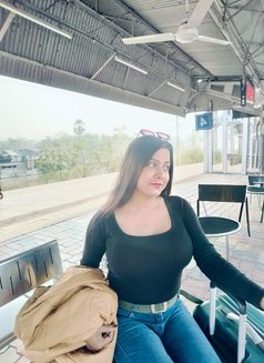 Diyasha - Transsexual escort in Bangalore Photo 9 of 14