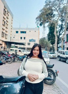 Diyasha - Transsexual escort in Bangalore Photo 11 of 14