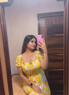 Diyavarma - puta in Pondicherry Photo 1 of 4