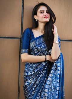Neha - escort in Maldives Photo 3 of 3
