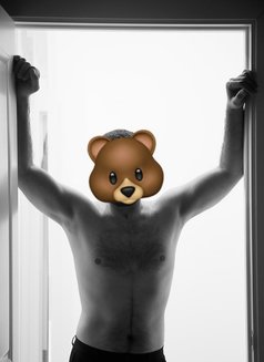 Djamal - Male escort in Jeddah Photo 2 of 6