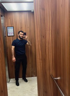 Djamal - Male escort in Riyadh Photo 7 of 7