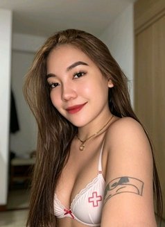 Dlyza - escort in Manila Photo 5 of 6