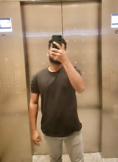 Do You Wanna Cum? Drop a Msg - Male escort in Colombo Photo 1 of 6