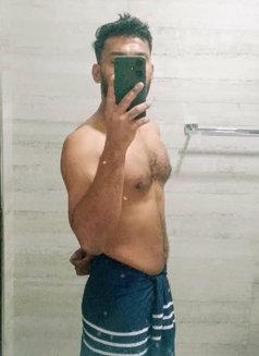 Do You Wanna Cum? Drop a Msg - Male escort in Colombo Photo 3 of 6