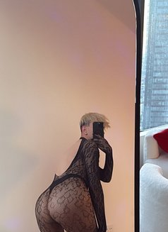 Doays - Transsexual escort in Dammam Photo 3 of 6