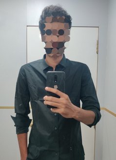 Doc Aakash - Acompañante masculino in Chennai Photo 3 of 3
