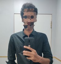 Doc Aakash - Acompañante masculino in Chennai