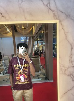 DOCTORWHO - Male escort in Mumbai Photo 2 of 4