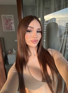 Simay - Transsexual escort in İstanbul Photo 9 of 10