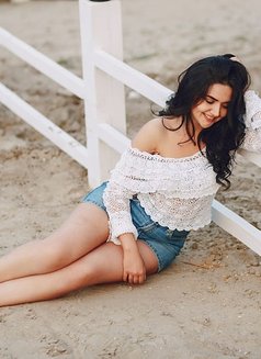 India Kerala girl - escort in Doha Photo 3 of 9
