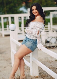 India Kerala girl - escort in Doha Photo 5 of 9