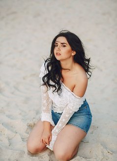 India Kerala girl - escort in Doha Photo 8 of 9