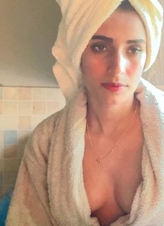 Doha Qatar Escorts - escort in Doha Photo 4 of 5