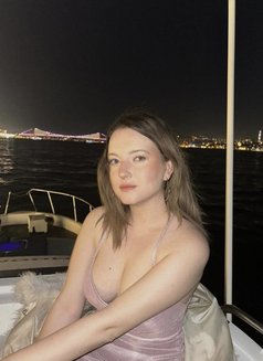Dolia - escort in Abu Dhabi Photo 2 of 7