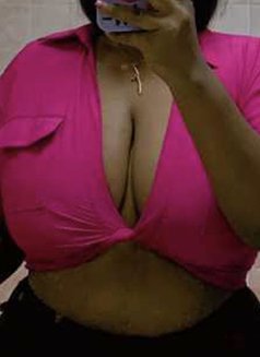 Dolley - escort in Abuja Photo 4 of 5