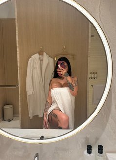 Dolly - escort in Dubai Photo 6 of 15
