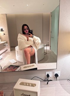 Dolly - puta in Dubai Photo 4 of 25