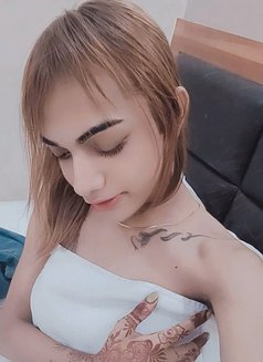 Dolly - Transsexual escort in Mumbai Photo 5 of 5