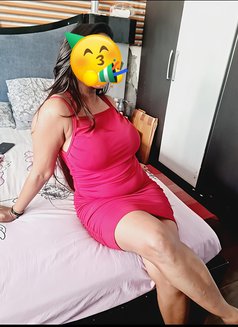 Dolly Malik. Independent girl - puta in Noida Photo 4 of 5