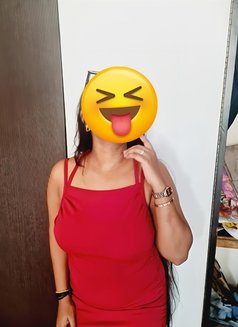 Dolly Malik. Independent girl - puta in Noida Photo 5 of 5
